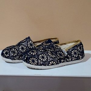Kid's toms